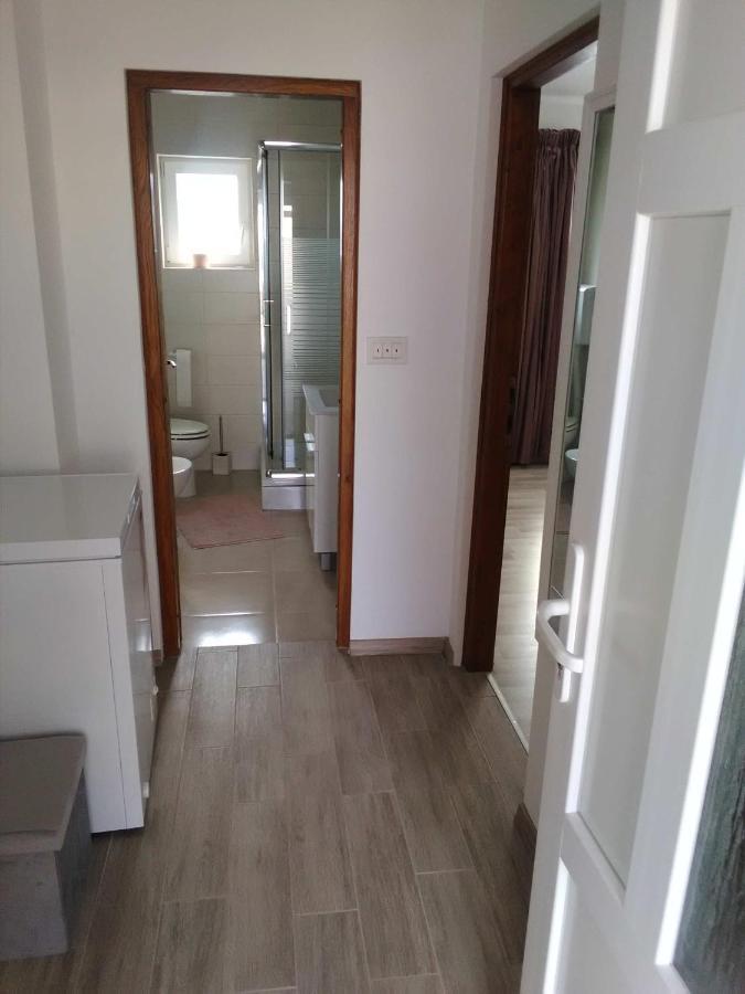 Apartman Periska Vir Exterior foto