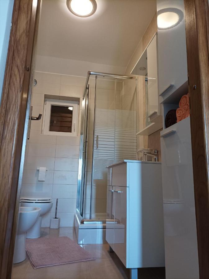 Apartman Periska Vir Exterior foto
